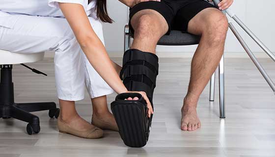 Choosing Physical Therapy for a Broken Ankle - Vive Health
