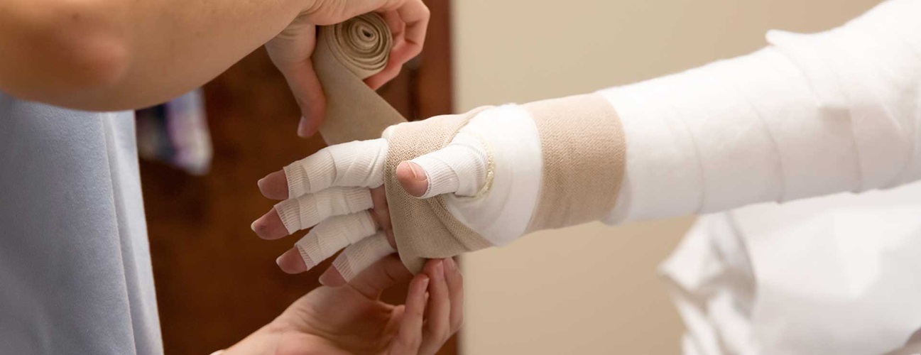Pressure Bandage: How and When to Apply & Precautions