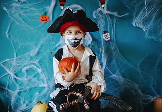 Halloween Tips For Spooky And Safe Fun During The Coronavirus Pandemic Johns Hopkins Medicine