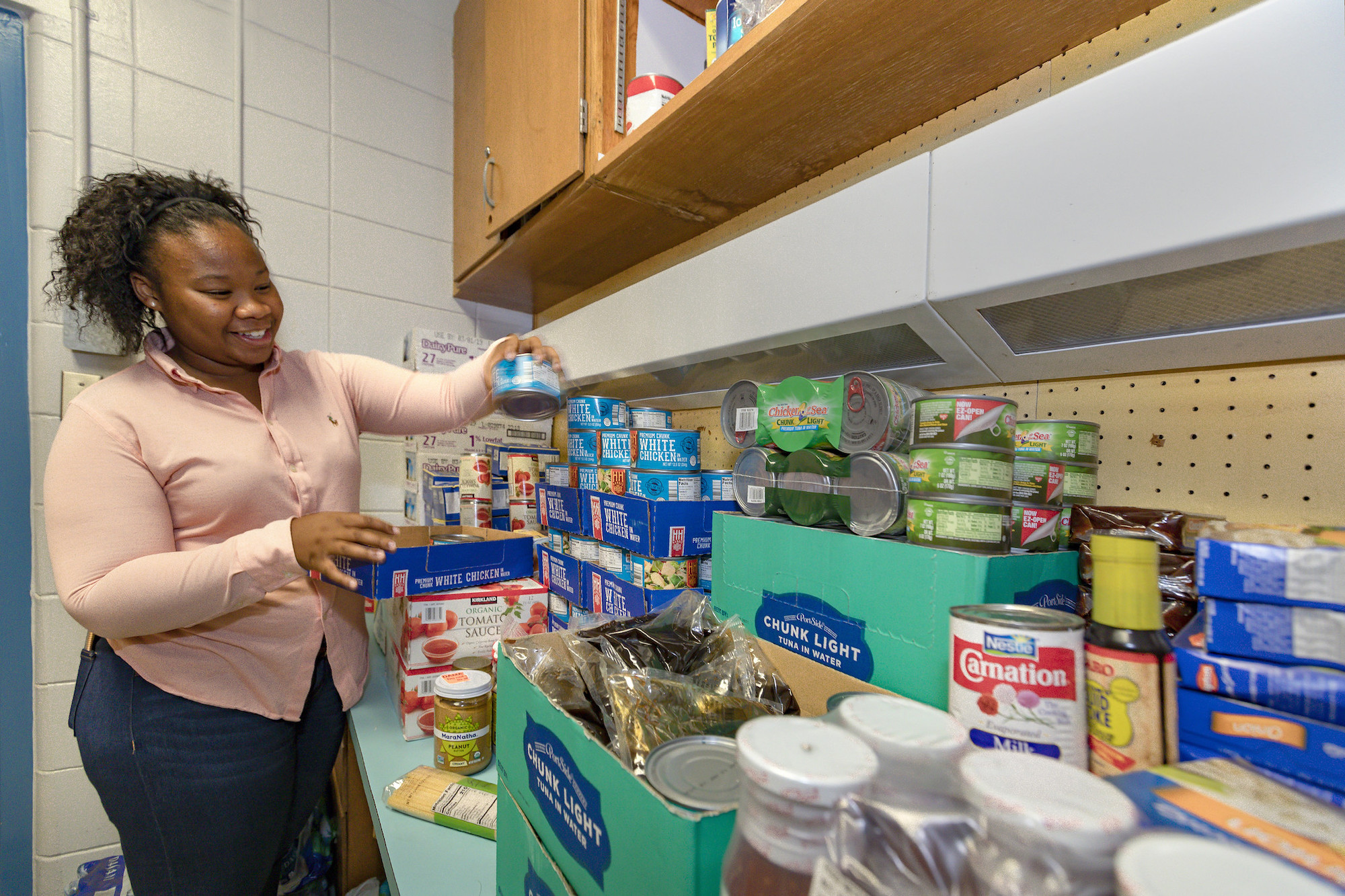 Collaborative Food Pantry Fills A Need Johns Hopkins Medicine   Food Pantry Winter 2019 