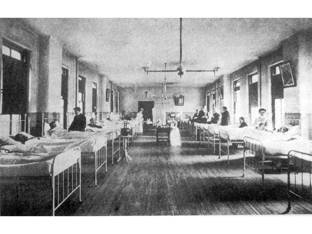 Black and white photo of tuberculosis ward