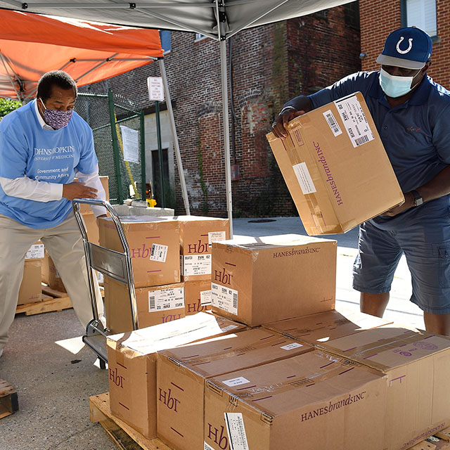 johns-hopkins-distributes-85-000-reusable-face-masks-to-baltimore-community